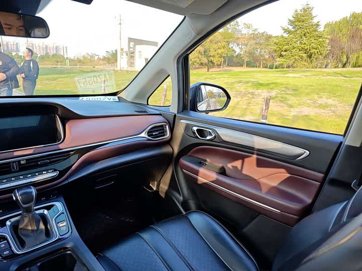 Фото 10 - GAC Trumpchi M6