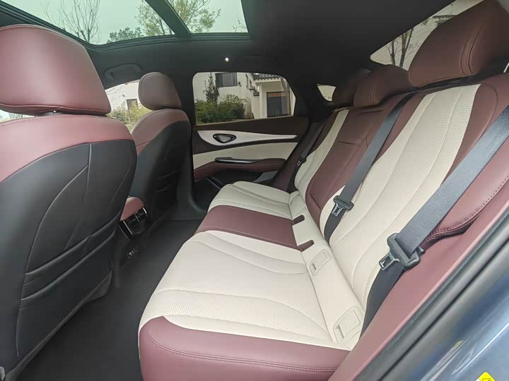 Фото 13 - BYD Seal 07 DM-i Hybrid