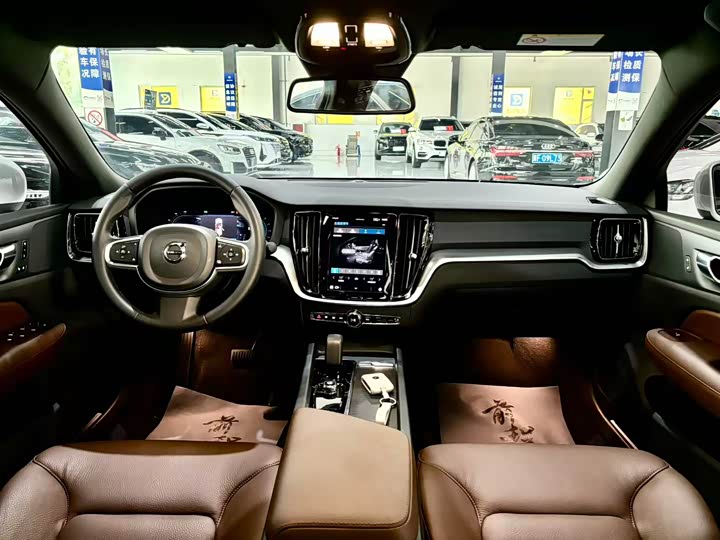 Фото 4 - Volvo S60