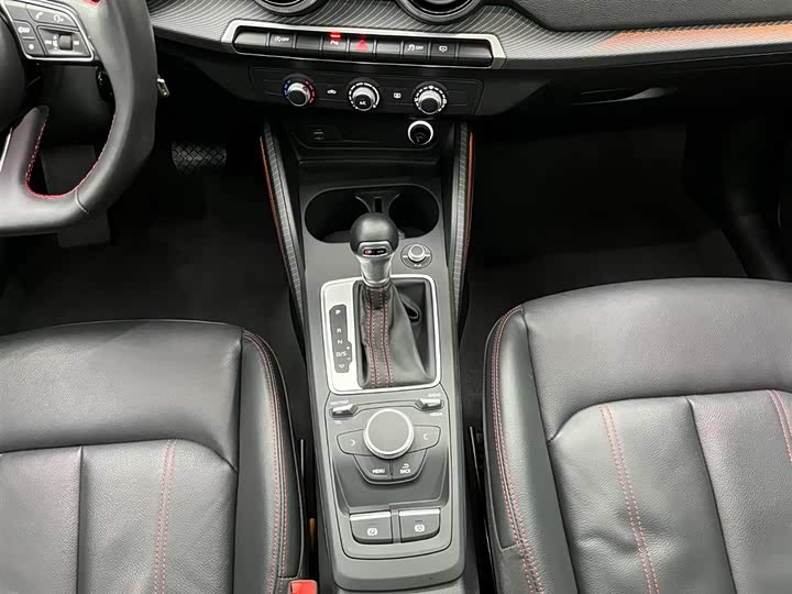Фото 5 - Audi Q2L