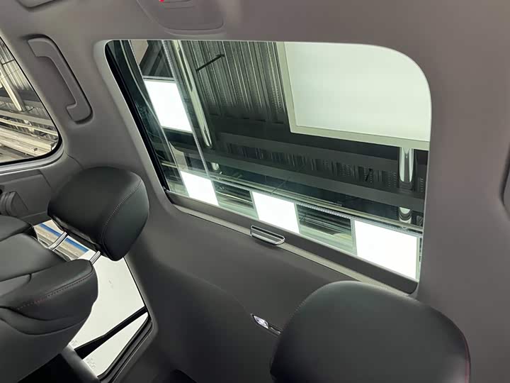 Фото 8 - Audi Q2L