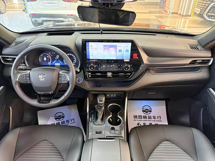 Фото 13 - Toyota Crown Kluger