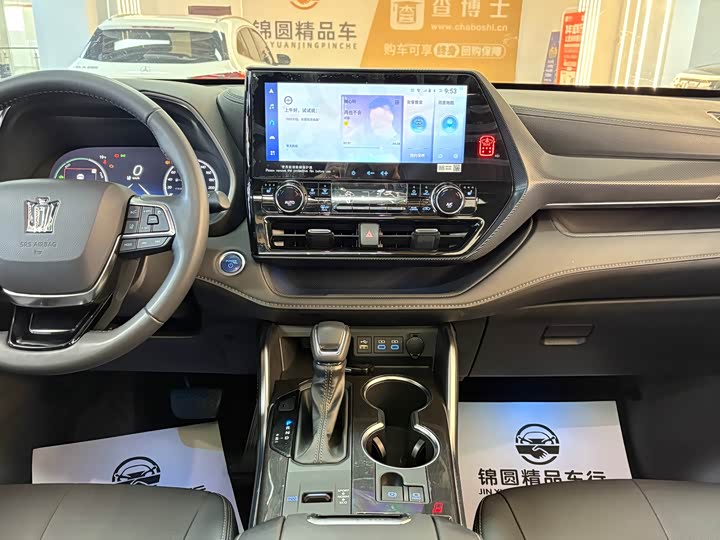 Фото 14 - Toyota Crown Kluger