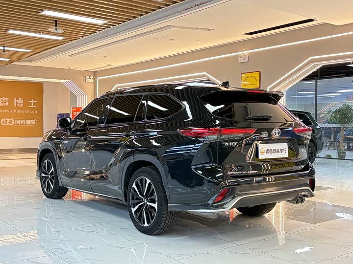 Фото 3 - Toyota Crown Kluger