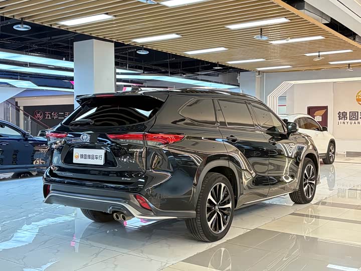 Фото 5 - Toyota Crown Kluger