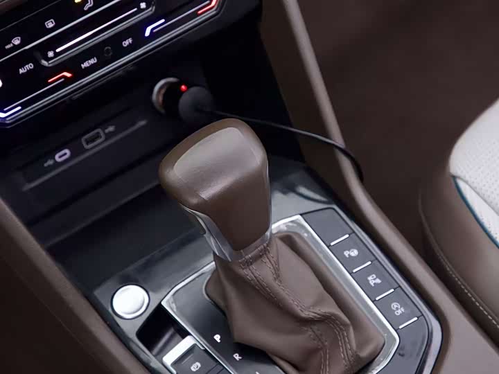 Фото 13 - Volkswagen Tiguan L Pro