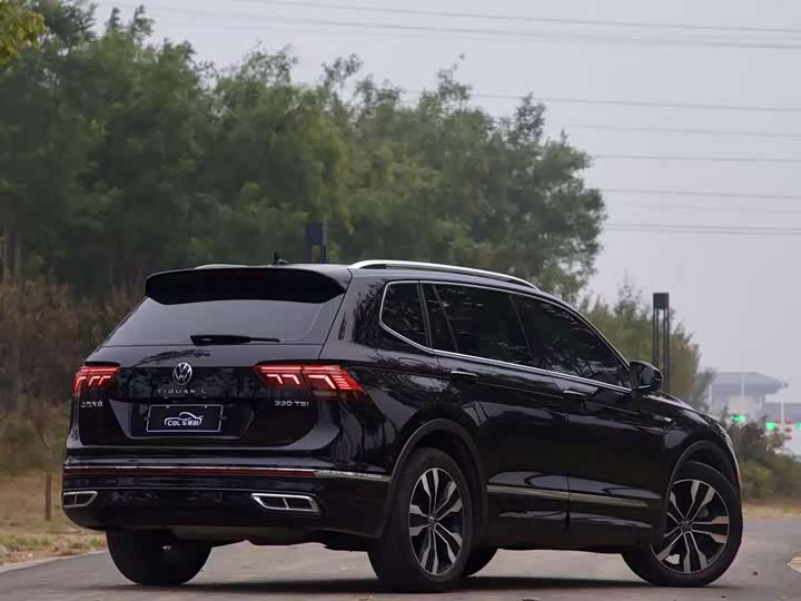 Фото 2 - Volkswagen Tiguan L Pro