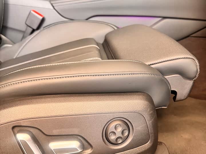 Фото 16 - Audi A4L