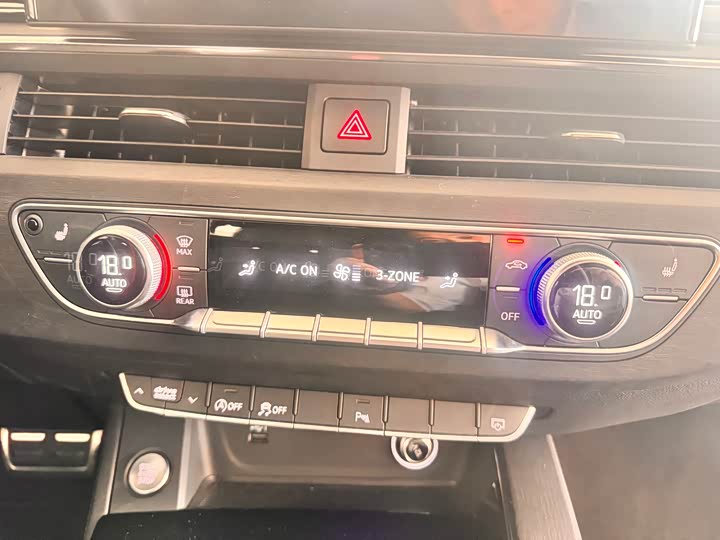 Фото 21 - Audi A4L