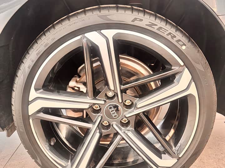 Фото 7 - Audi A4L