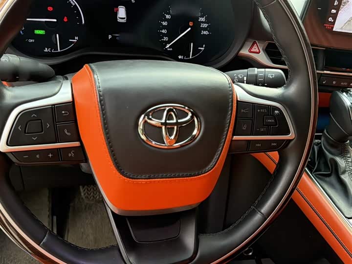 Фото 3 - Toyota Sienna