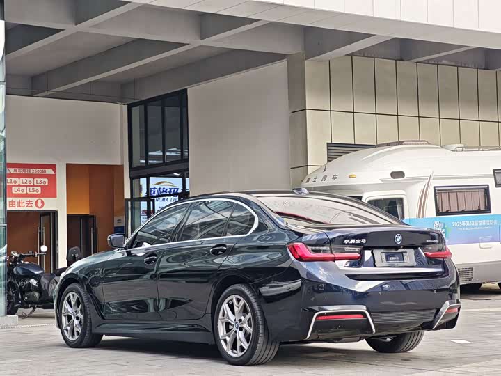 Фото 20 - BMW i3