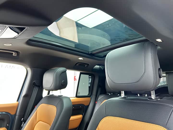 Фото 13 - Land Rover Defender