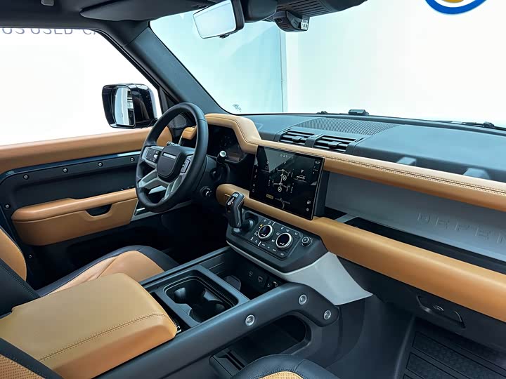 Фото 19 - Land Rover Defender