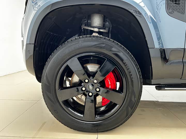 Фото 22 - Land Rover Defender