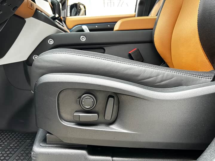 Фото 7 - Land Rover Defender