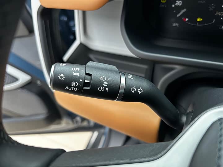 Фото 8 - Land Rover Defender