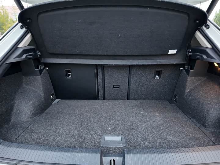 Фото 10 - Volkswagen T-Roc