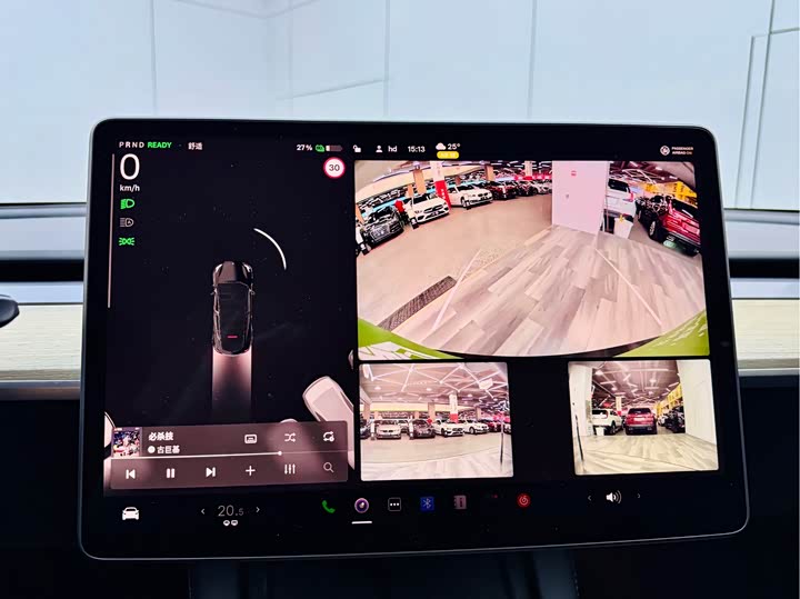 Фото 14 - Tesla Model Y