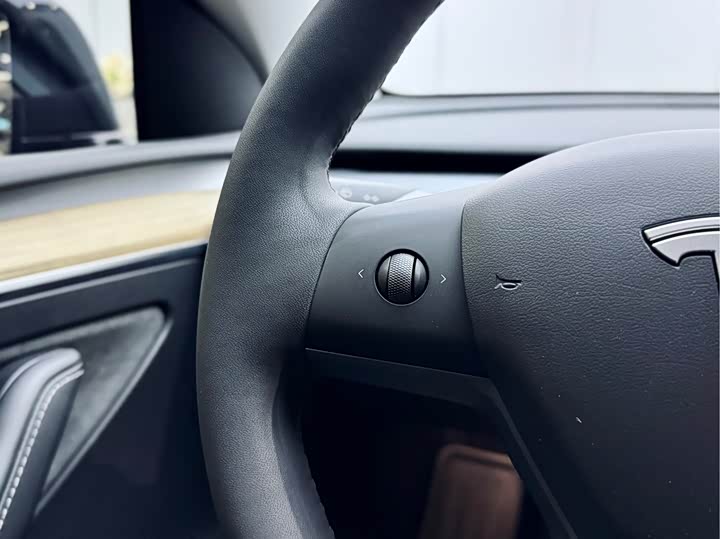 Фото 18 - Tesla Model Y