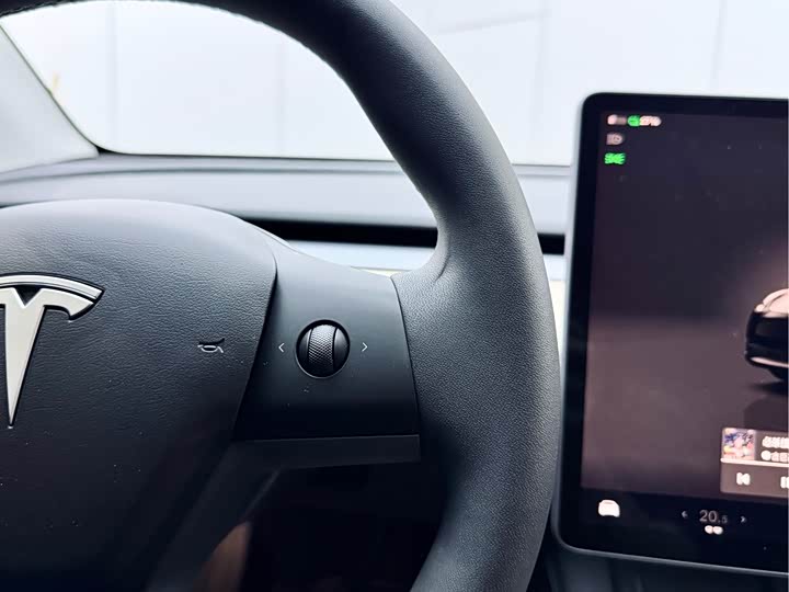 Фото 19 - Tesla Model Y