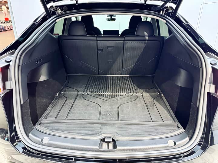 Фото 21 - Tesla Model Y