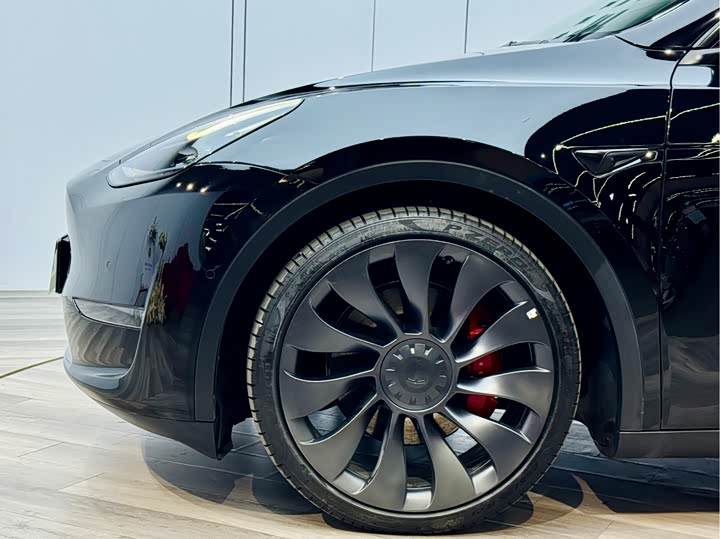 Фото 24 - Tesla Model Y