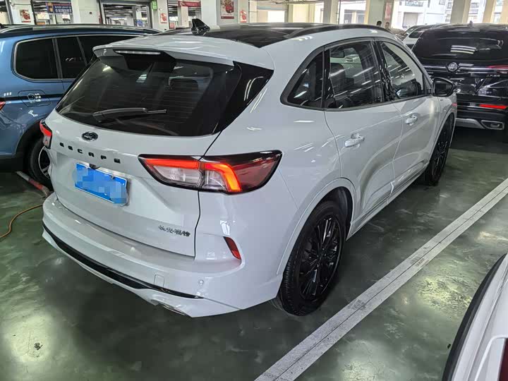 Фото 4 - Ford Escape