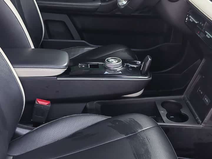 Фото 4 - Geely Geometry E Firefly