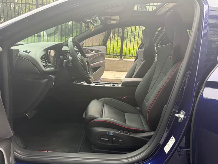 Фото 10 - Buick Regal