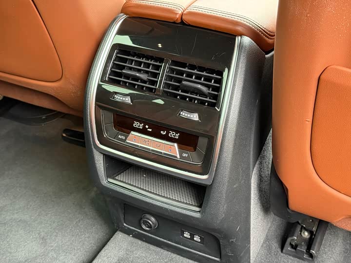 Фото 10 - BMW X7