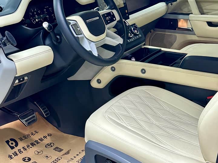 Фото 8 - Land Rover Defender