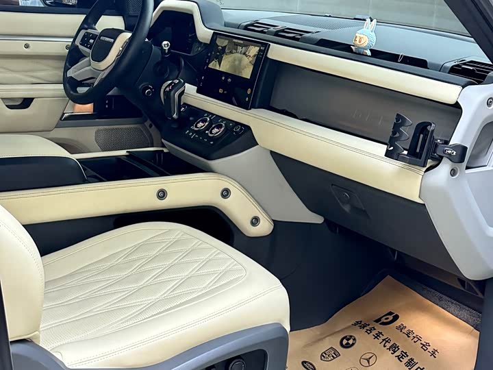 Фото 9 - Land Rover Defender