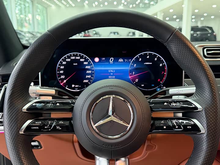 Фото 10 - Mercedes-Benz S-Class