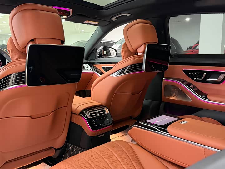 Фото 12 - Mercedes-Benz S-Class