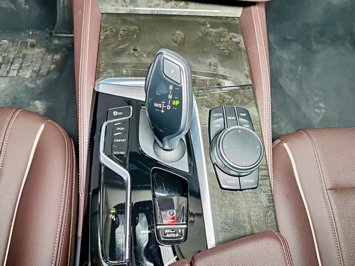 Фото 10 - BMW 5 Series