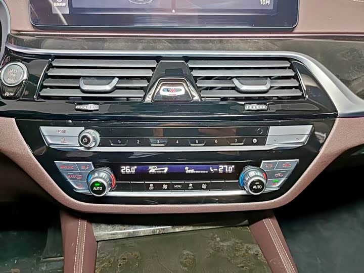 Фото 13 - BMW 5 Series