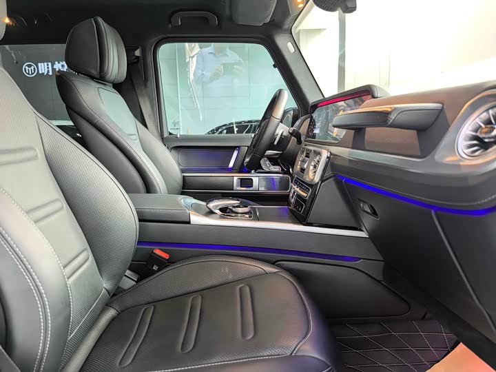 Фото 8 - Mercedes-Benz G-Class