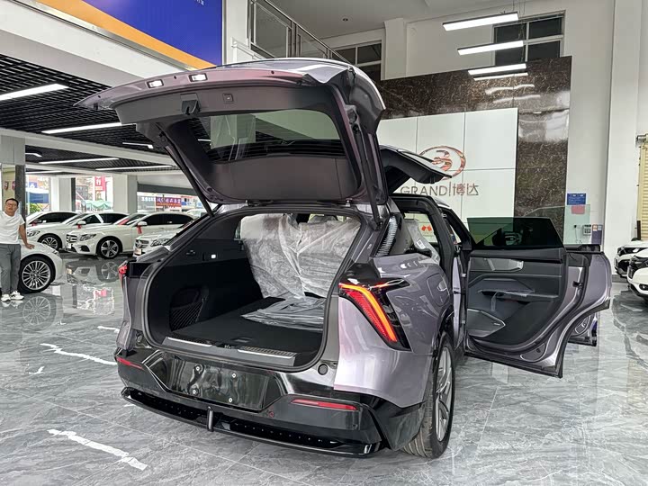 Фото 13 - HiPhi Y