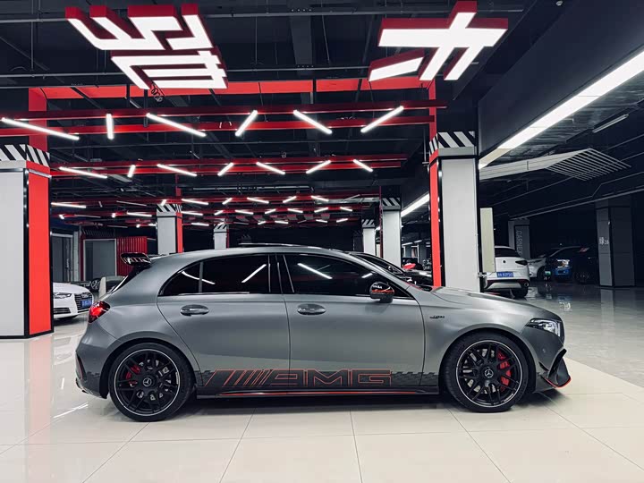 Фото 13 - Mercedes-Benz A-Class AMG