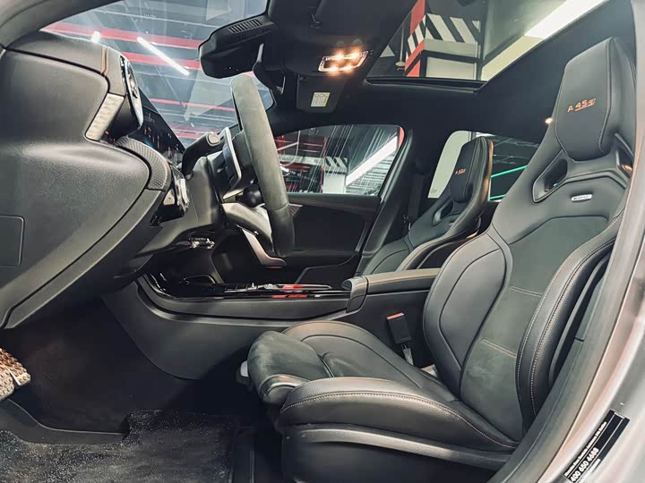 Фото 22 - Mercedes-Benz A-Class AMG