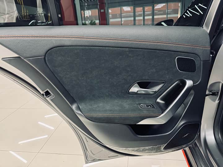 Фото 28 - Mercedes-Benz A-Class AMG