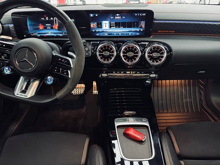 Фото 33 - Mercedes-Benz A-Class AMG