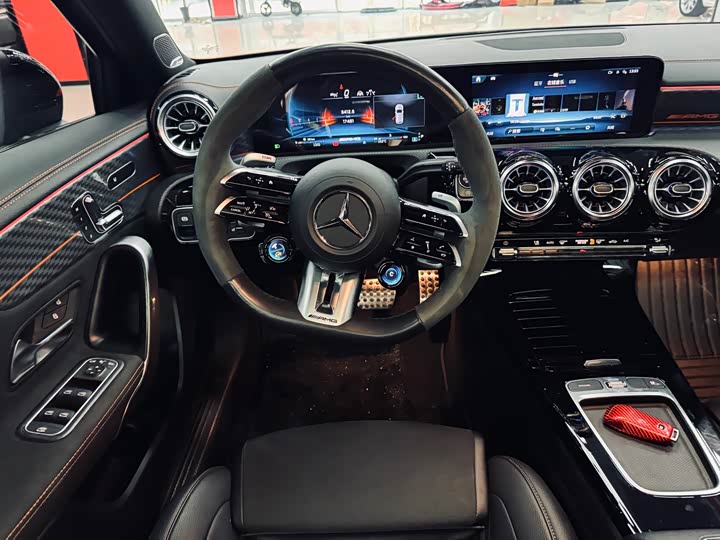 Фото 36 - Mercedes-Benz A-Class AMG