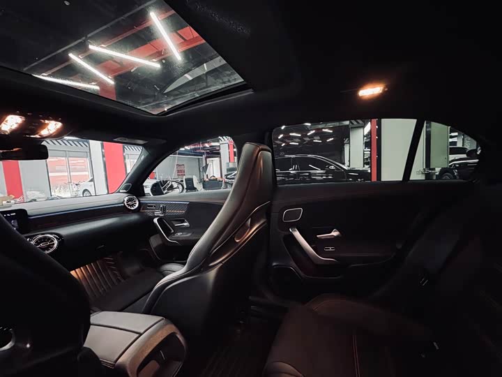 Фото 40 - Mercedes-Benz A-Class AMG