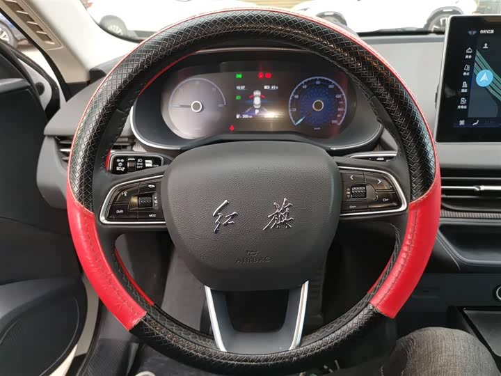 Фото 11 - Hongqi E-QM5