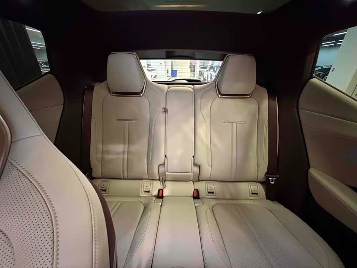 Фото 11 - Zeekr X