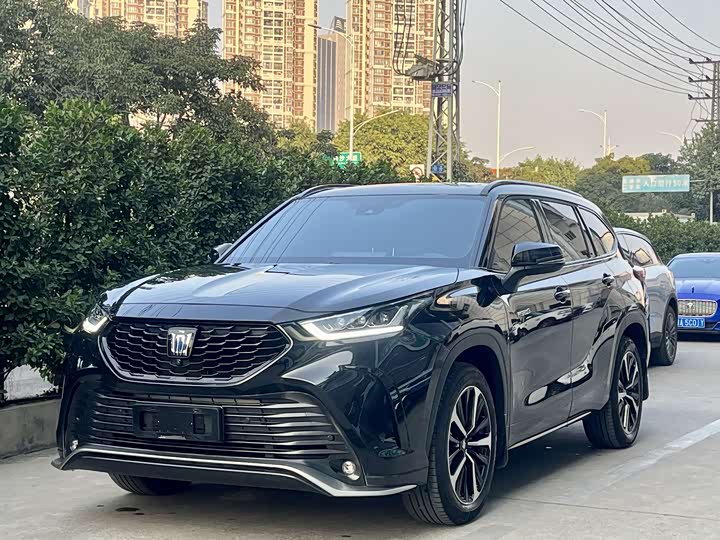 Фото 1 - Toyota Crown Kluger