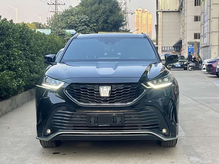 Фото 2 - Toyota Crown Kluger