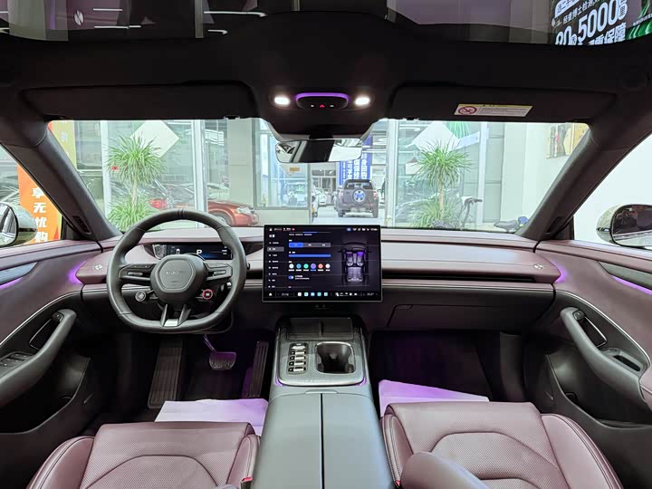 Фото 10 - Xiaomi SU7